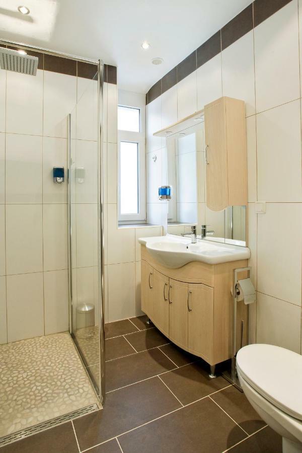 Explorer's Hub Apartment Wien